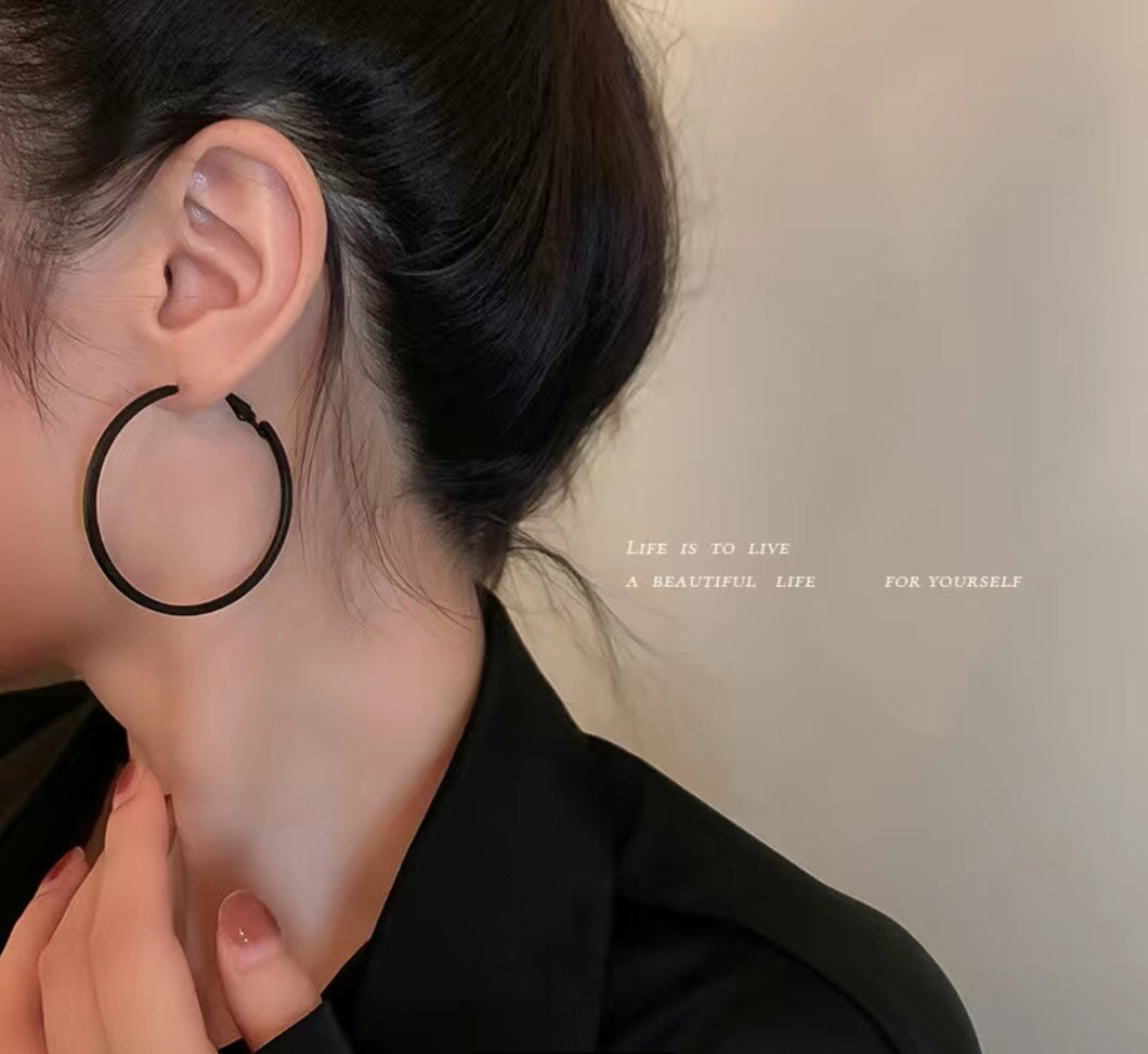 Smooth Operator- Black Thin Hoops