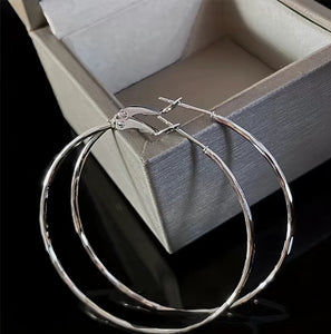 Skinny Mini- Med Silver Hoops