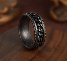 Load image into Gallery viewer, CHAIN In Black- Black Spinner Ring
