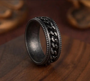 CHAIN In Black- Black Spinner Ring