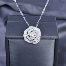 Cargar imagen en el visor de la galería, Floral Flair- Zircon/Silver Plated
