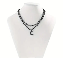 Cargar imagen en el visor de la galería, Midnight Moon- Stainless steel w/Black Half Moon Pendant
