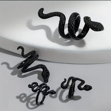 Load image into Gallery viewer, SnakeArium- 4Pc Gothic Snake Rings
