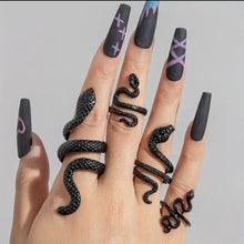 Load image into Gallery viewer, SnakeArium- 4Pc Gothic Snake Rings
