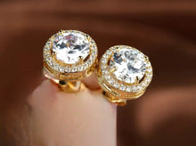Cargar imagen en el visor de la galería, Stardom- Round Zircon/Crystal Studs

