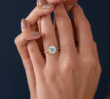 Load image into Gallery viewer, The HALO Effect- Moissanite/S925
