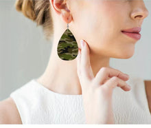 Cargar imagen en el visor de la galería, WARFaire- Camouflage Earrings
