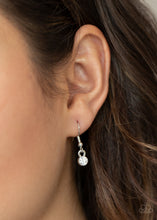 Cargar imagen en el visor de la galería, Take A Final BOUGH- Silver And Bling Necklace And Earrings
