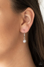 Cargar imagen en el visor de la galería, Tassel Takeover- White/ Silver Necklace And Earrings
