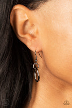 Cargar imagen en el visor de la galería, Tough Crowd- Gunmetal Necklace And Earring Choker Set
